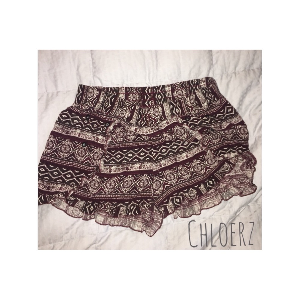 Cute burgundy flow material shorts🌺